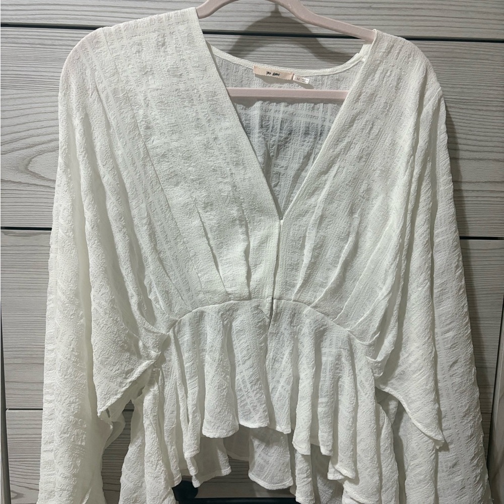 Francesca's Collections White Asymmetrical Peplum Blouse